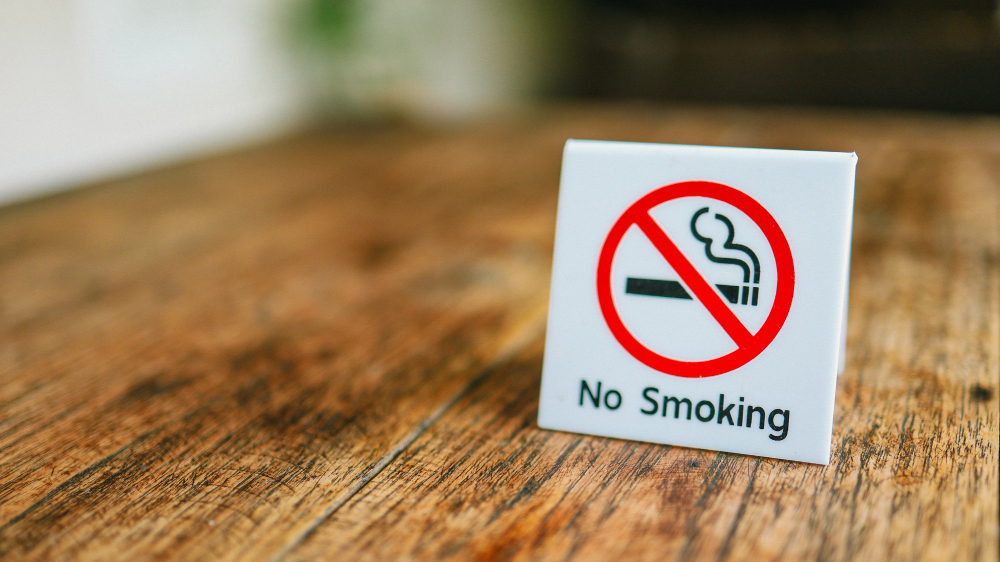 salah satu cara berhenti merokok adalah dengan memperluas wilayah tanpa rokok dan dilarang merokok