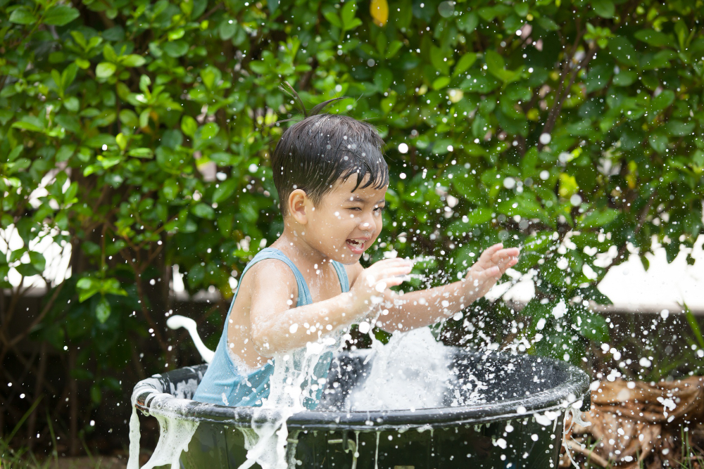 pentingnya air bersih bagi anak-anak untuk mendukung tumbuh kembang mereka dan sebagai pencegahan stunting